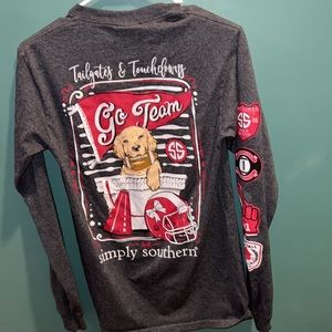 ❄️Simply Southern long sleeve size small. Football edition